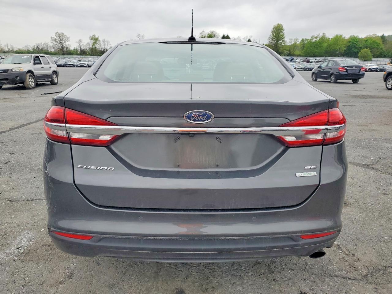 2018 FORD FUSION SE photo 16