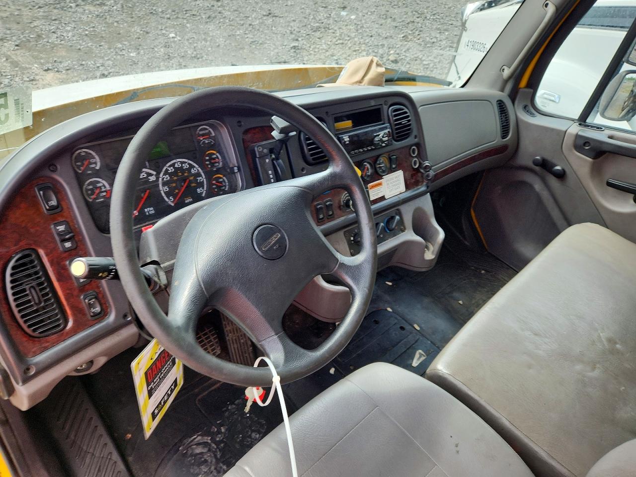 2018 FREIGHTLINER M2 106 MEDIUM DUTY photo 22