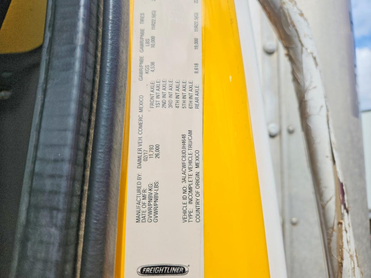 2018 FREIGHTLINER M2 106 MEDIUM DUTY photo 37