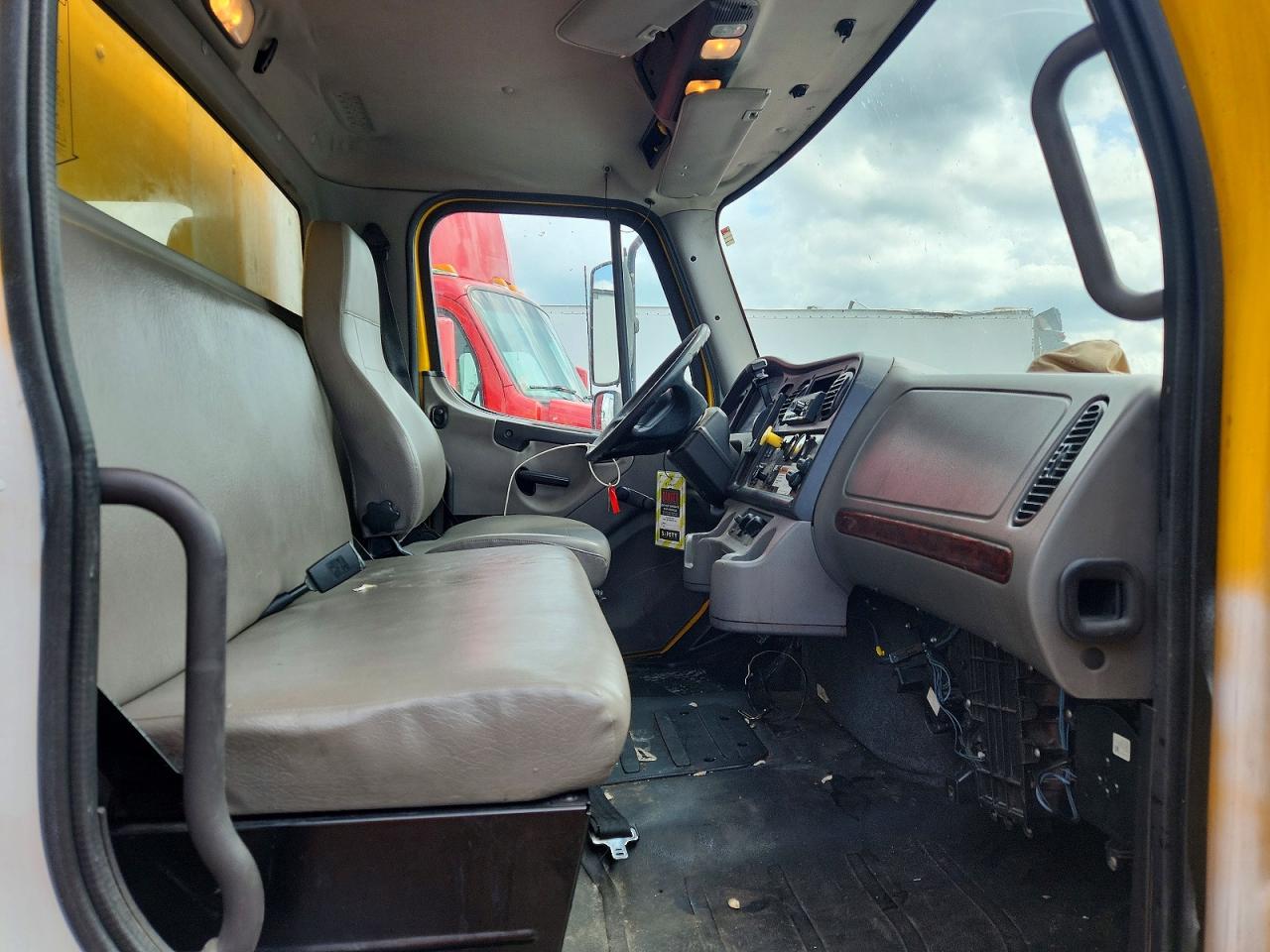 2018 FREIGHTLINER M2 106 MEDIUM DUTY photo 31