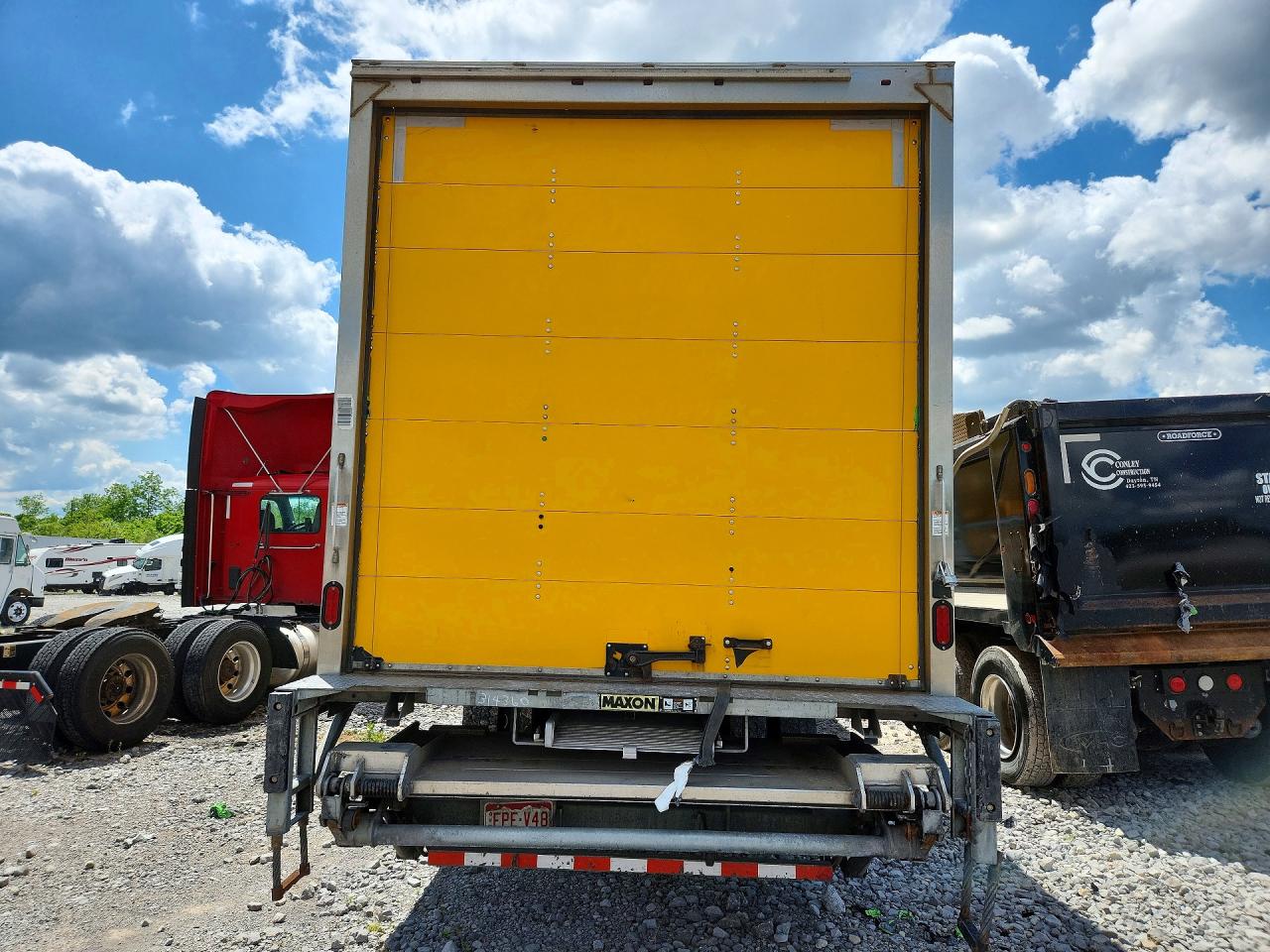 2018 FREIGHTLINER M2 106 MEDIUM DUTY photo 16