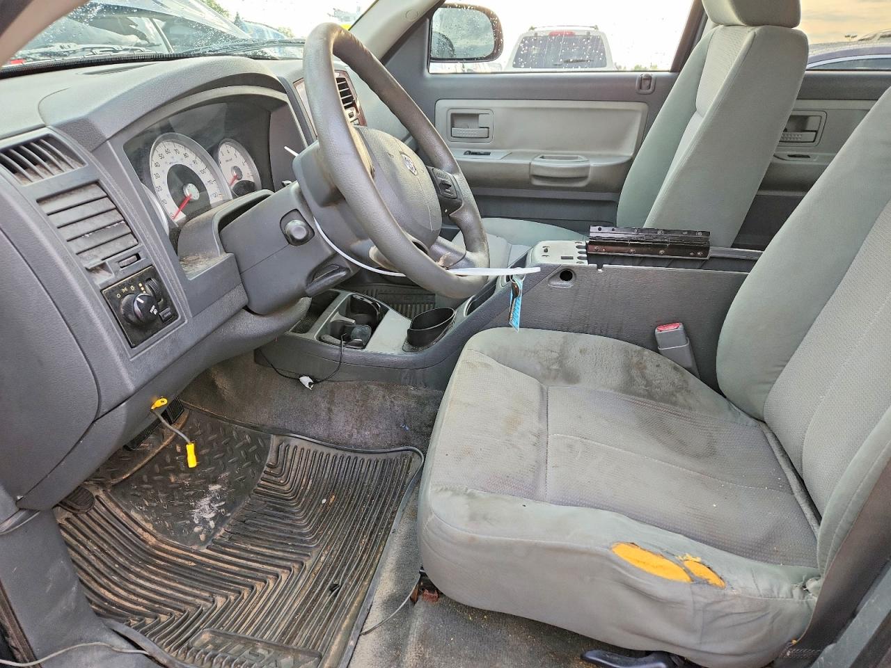 2005 DODGE DAKOTA QUAD SLT photo 13