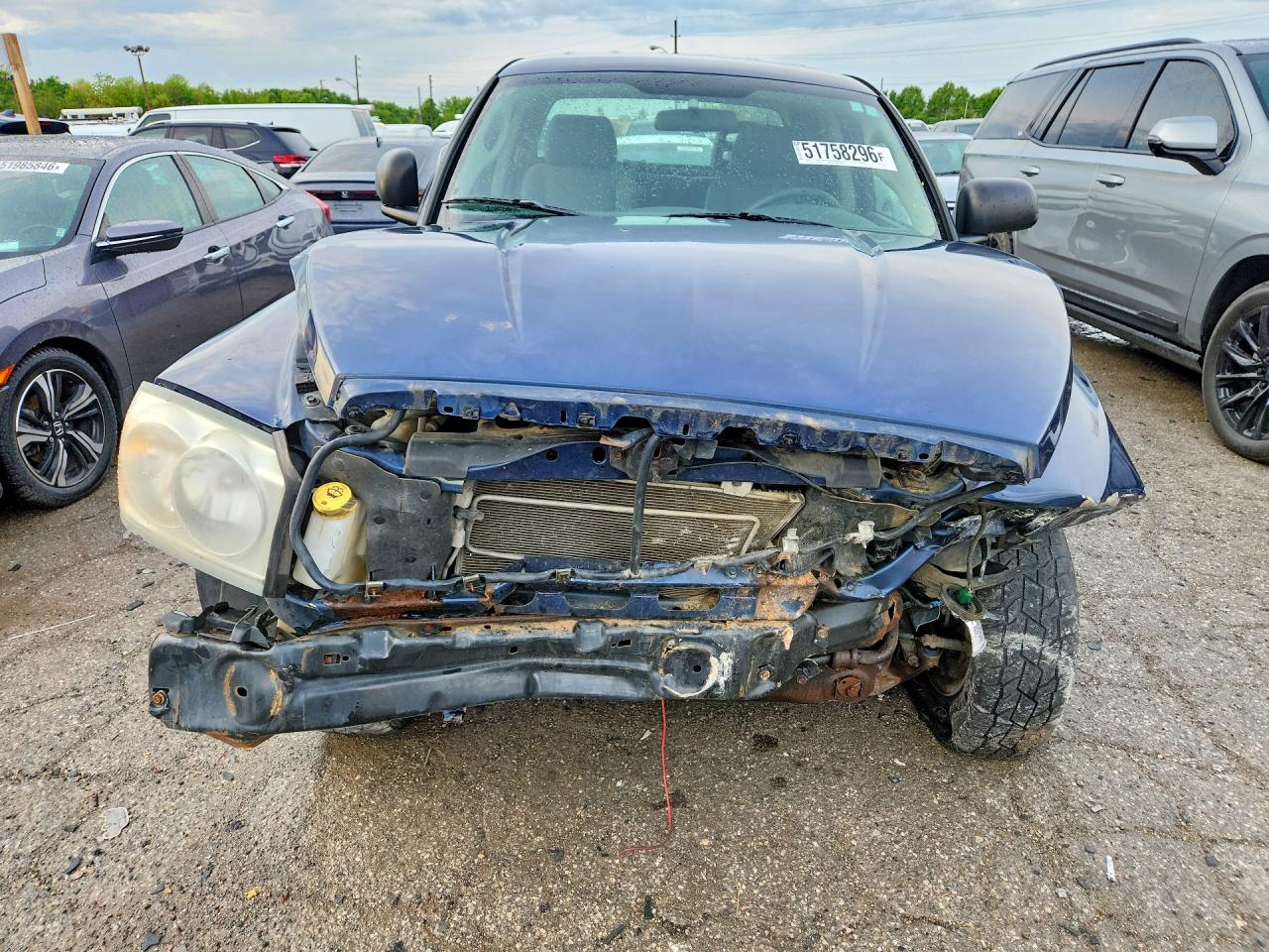 2005 DODGE DAKOTA QUAD SLT photo 9