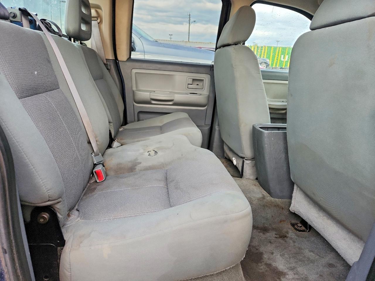 2005 DODGE DAKOTA QUAD SLT photo 19