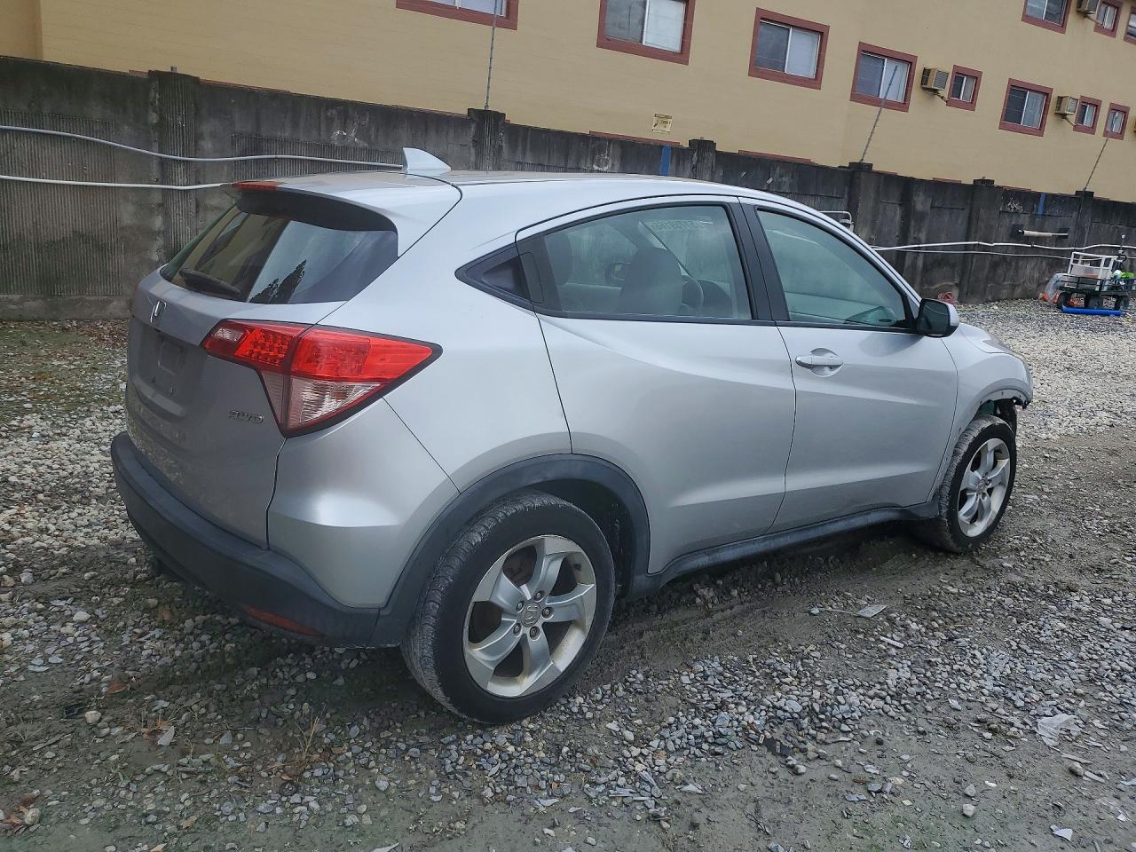 2016 HONDA HR-V LX photo 5