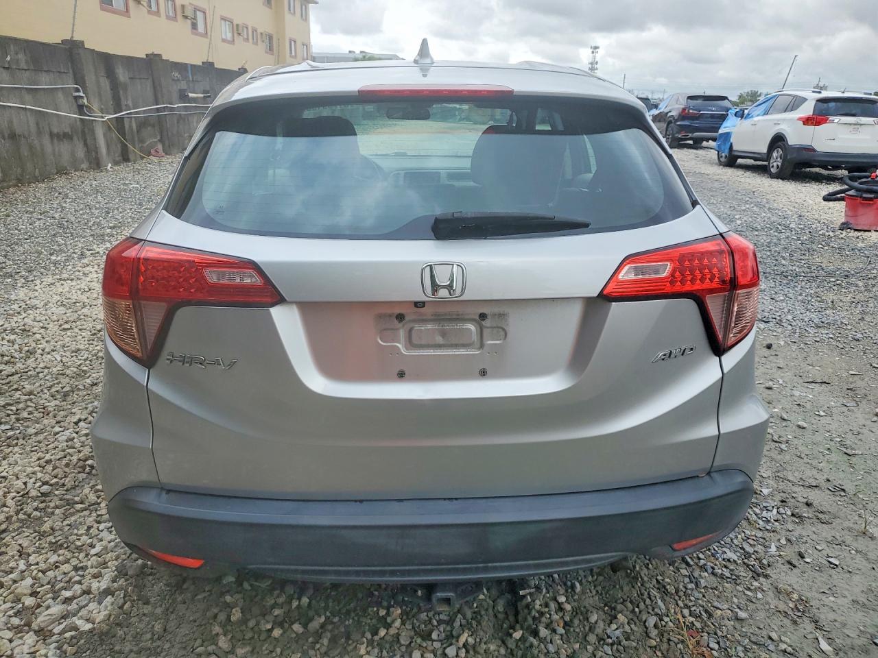 2016 HONDA HR-V LX photo 11