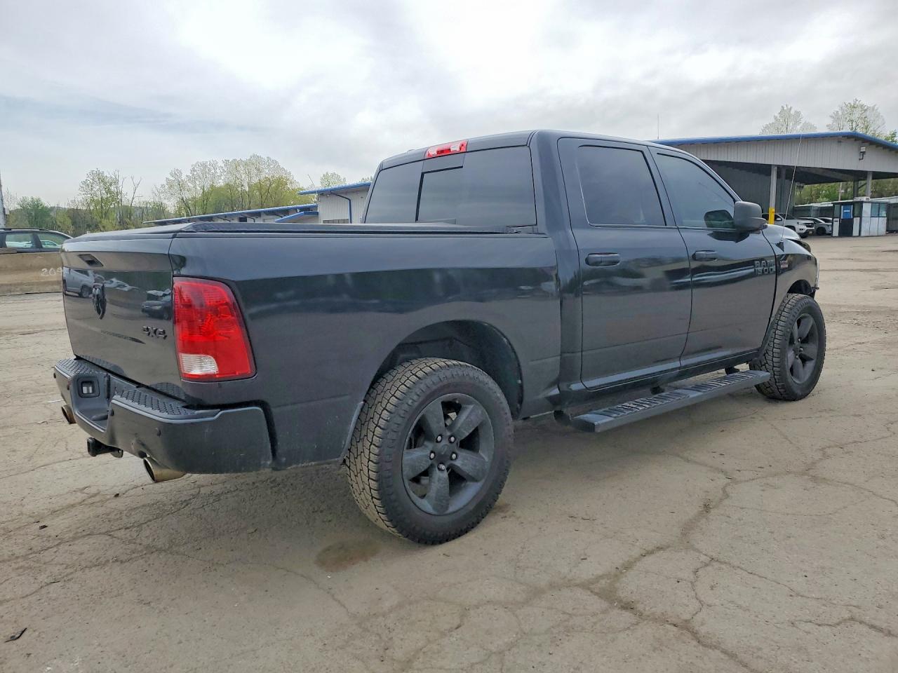 2016 RAM 1500 ST photo 7