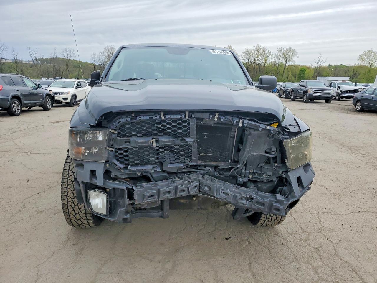 2016 RAM 1500 ST photo 13