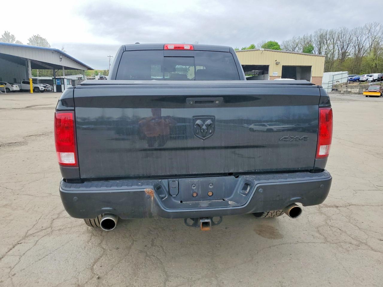 2016 RAM 1500 ST photo 16