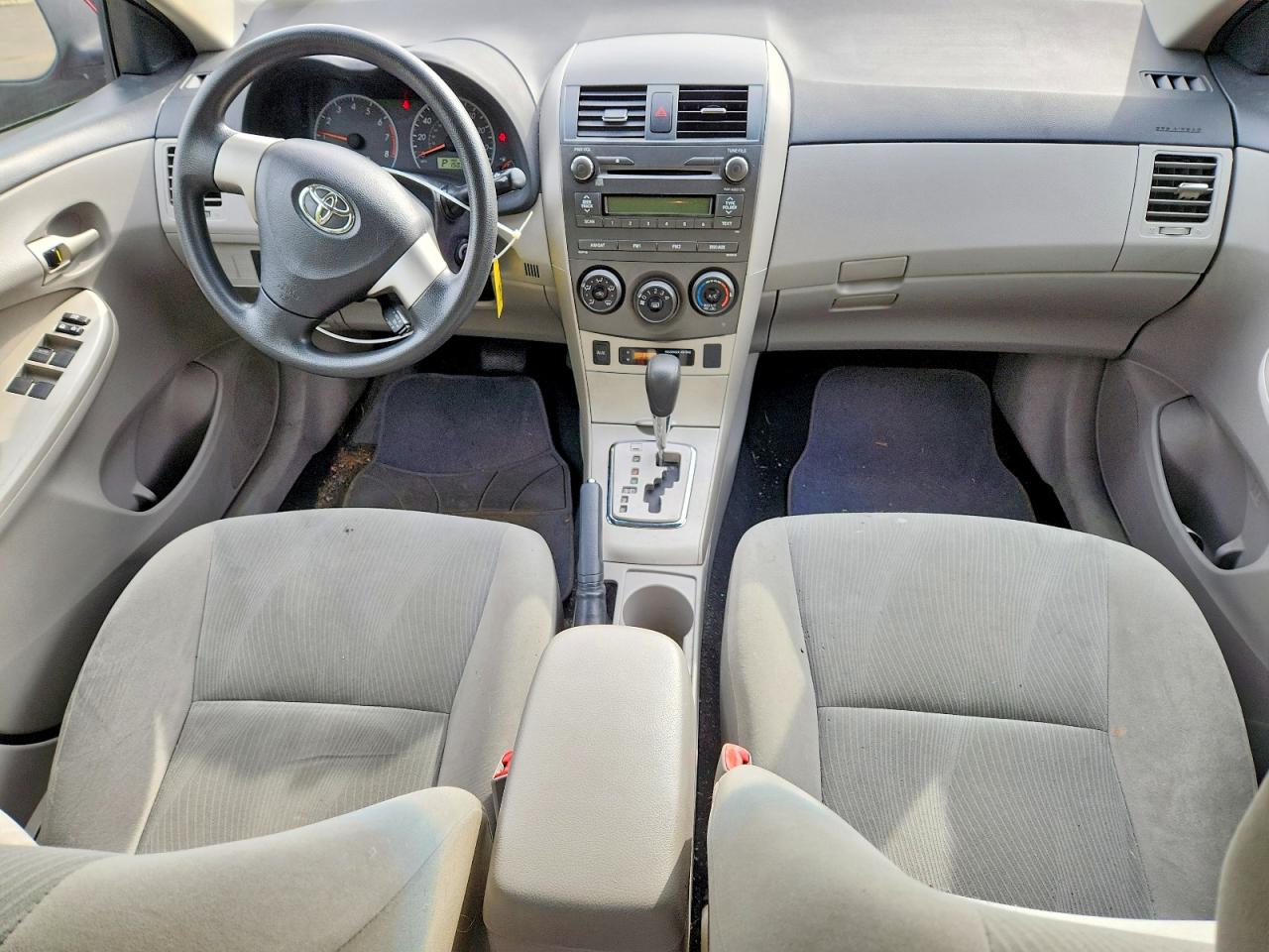 2011 TOYOTA COROLLA LE photo 22