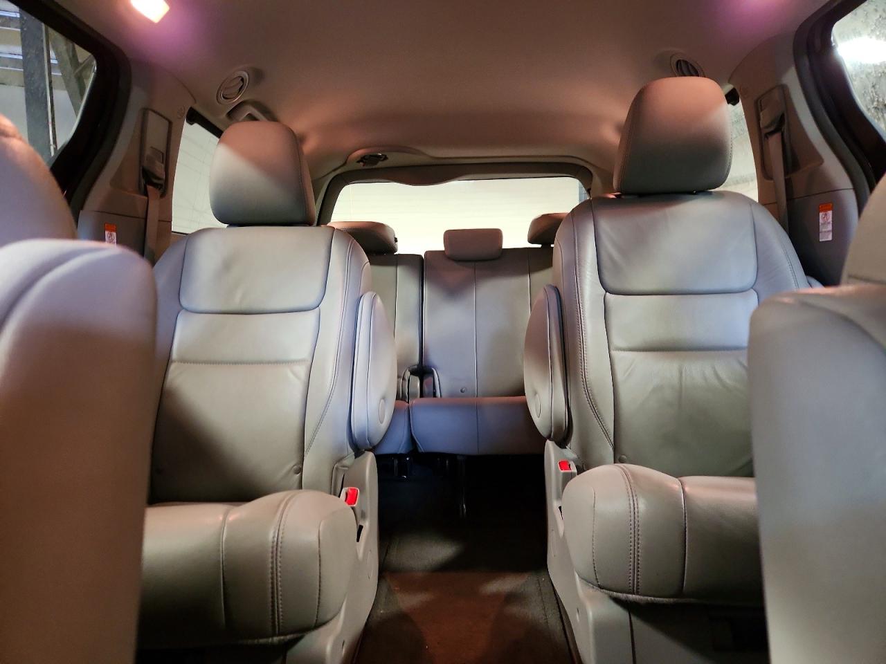 2017 TOYOTA SIENNA XLE 7-PASSENGER photo 19