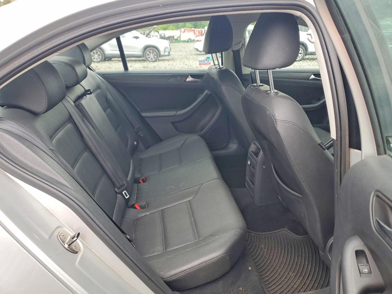 2012 VOLKSWAGEN JETTA SE photo 19