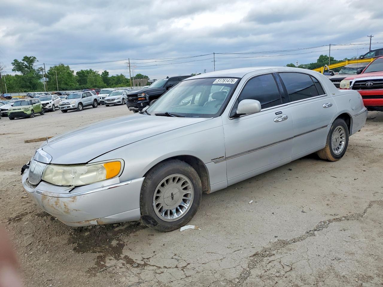 2001 LINCOLN TOWN CAR