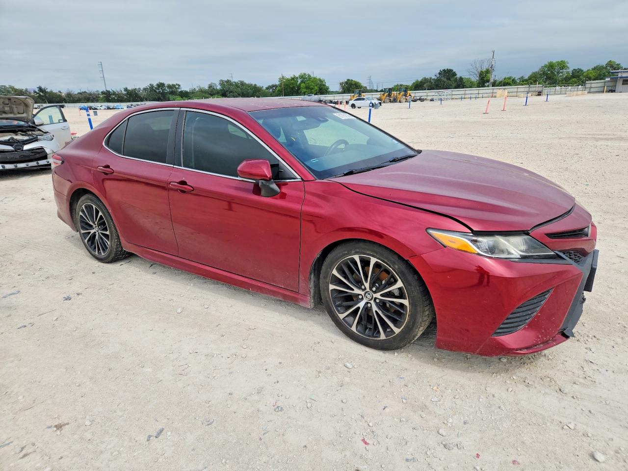2018 TOYOTA CAMRY SE photo 7