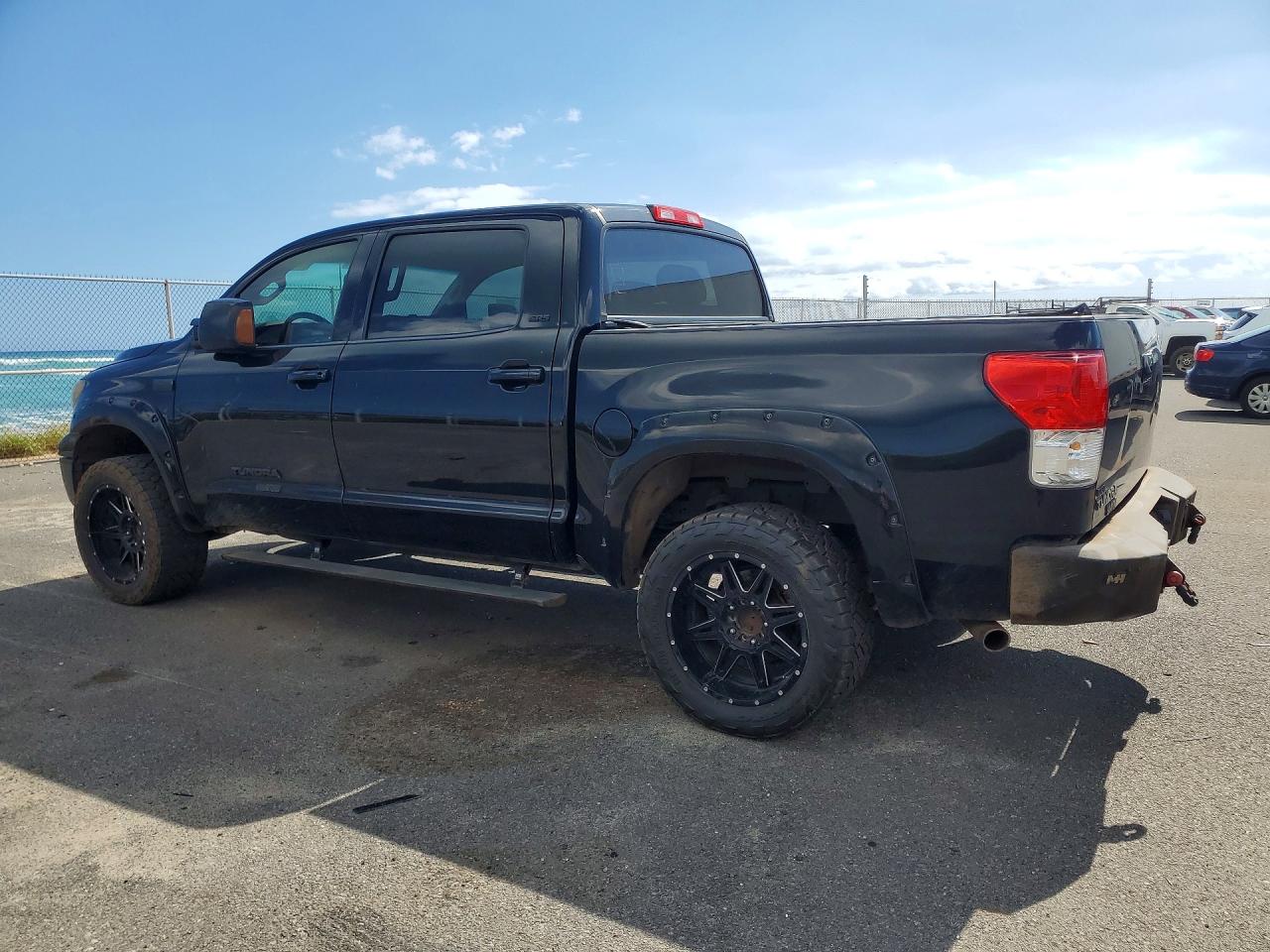 2013 TOYOTA TUNDRA CREWMAX SR5 photo 2