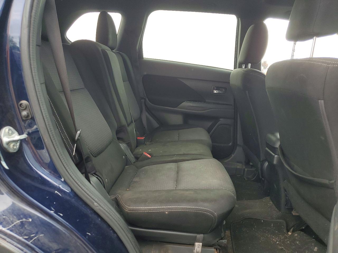 2018 MITSUBISHI OUTLANDER SE photo 31