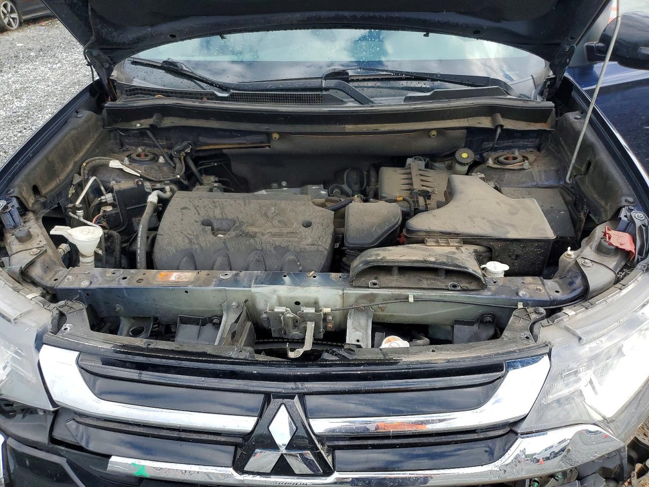 2018 MITSUBISHI OUTLANDER SE photo 34