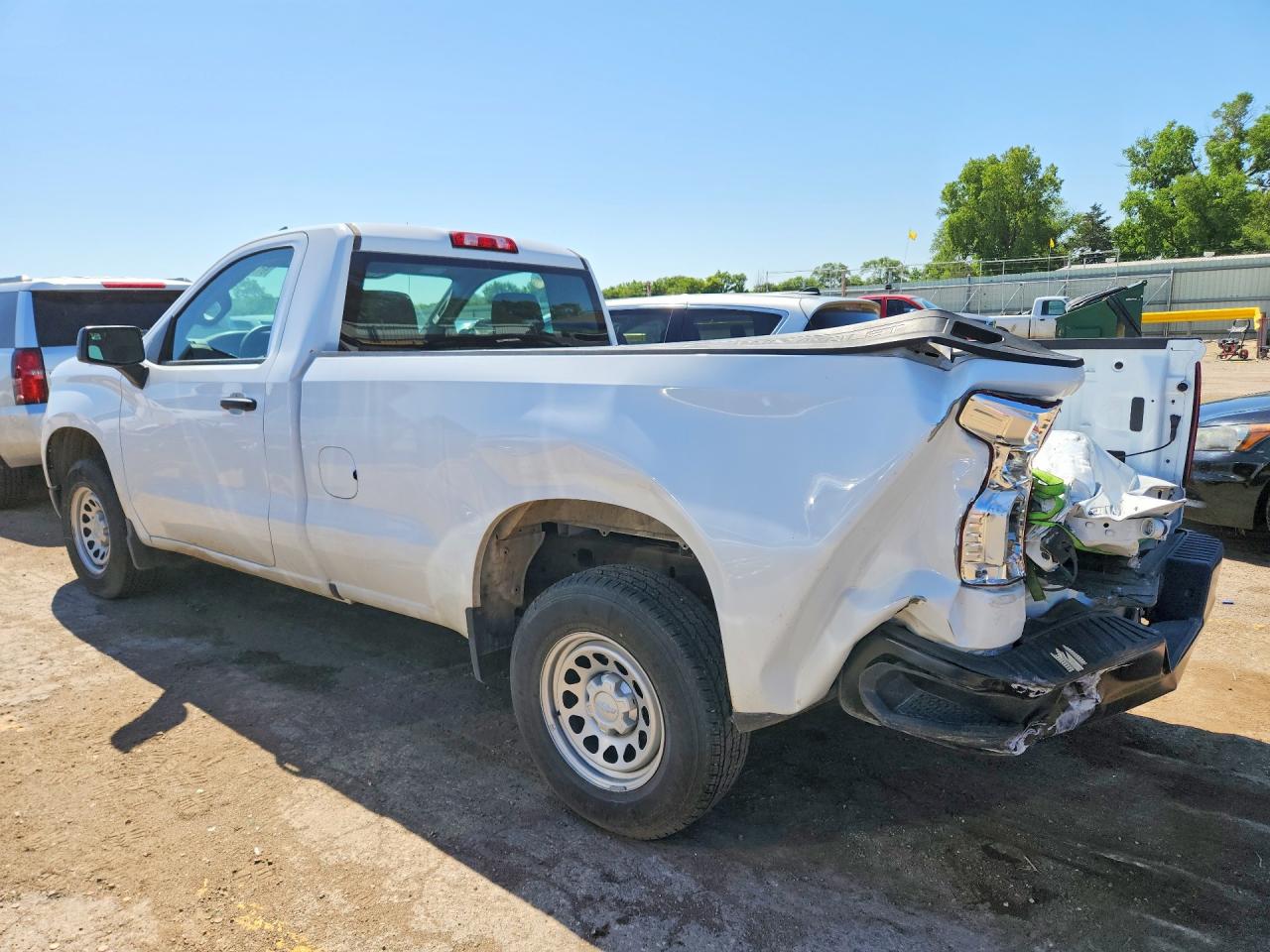 2024 CHEVROLET SILVERADO C1500 photo 3