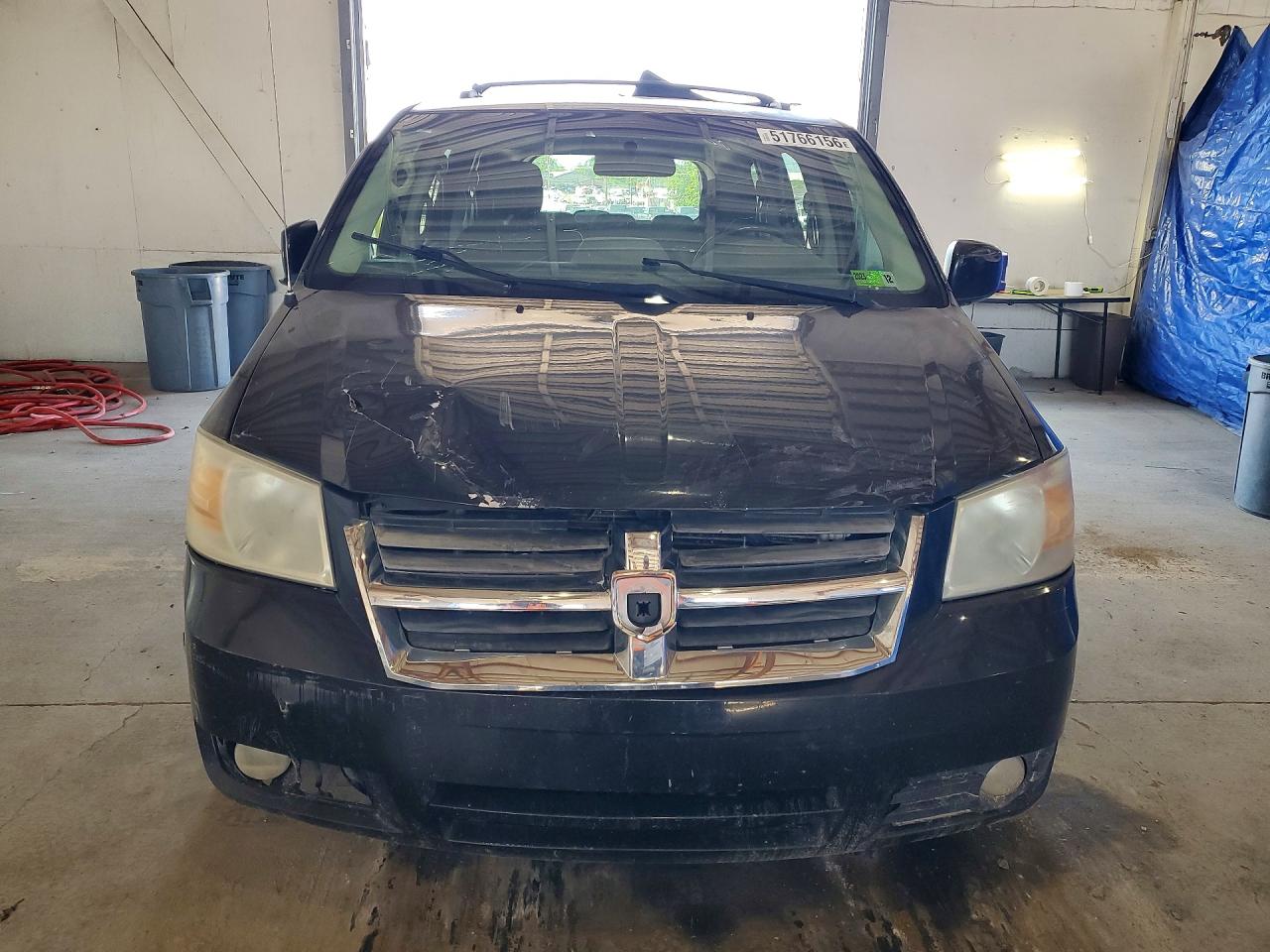 2010 DODGE GRAND CARAVAN SXT photo 9