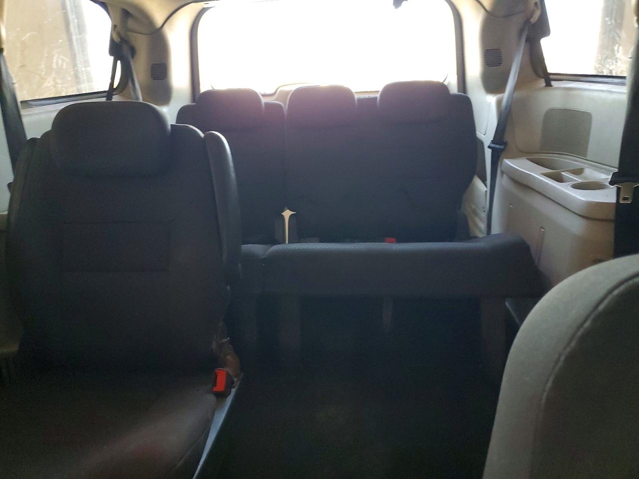 2010 DODGE GRAND CARAVAN SXT photo 19