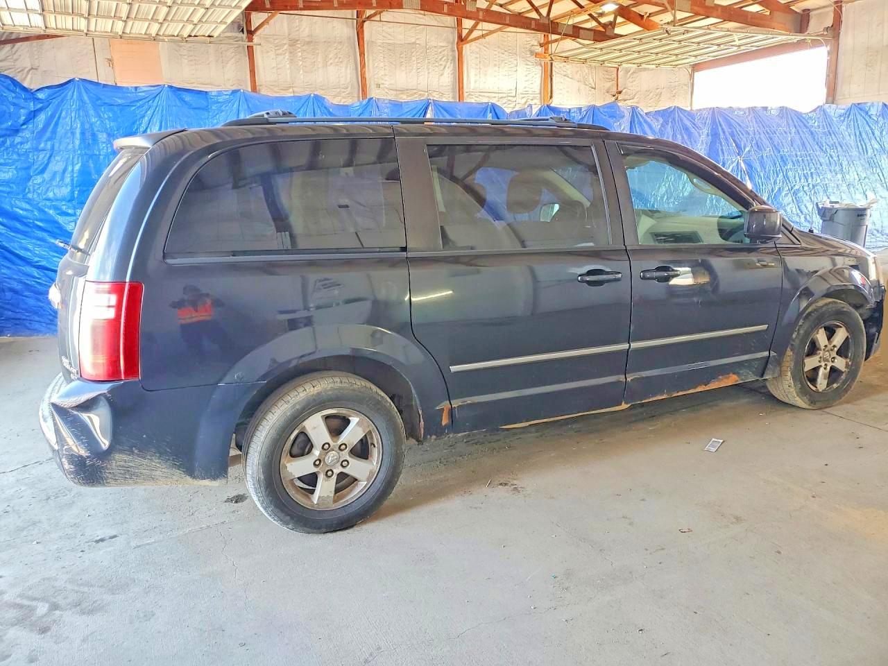 2010 DODGE GRAND CARAVAN SXT photo 5