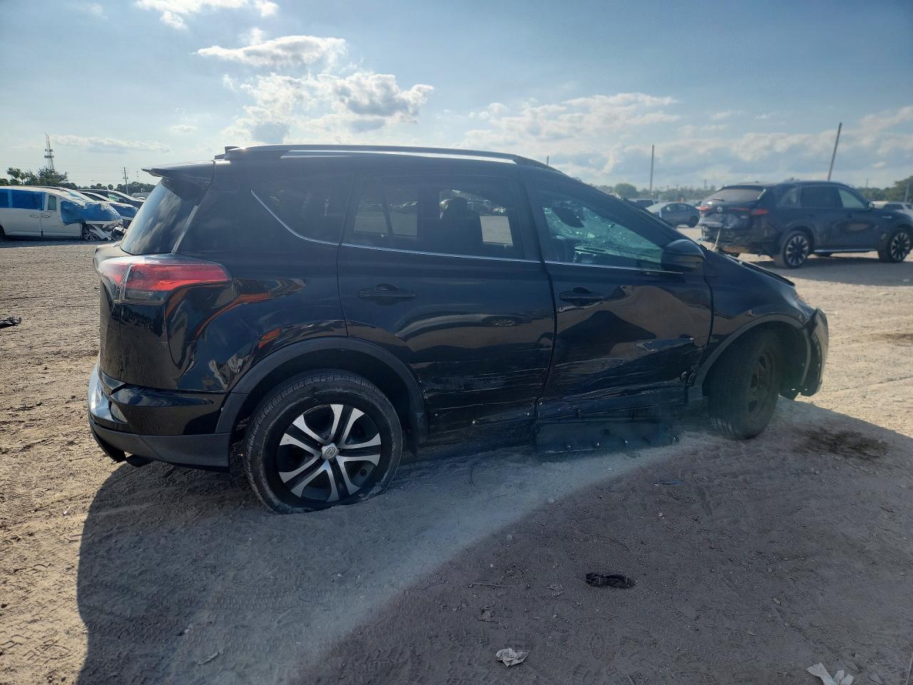 2017 TOYOTA RAV4 LE photo 5