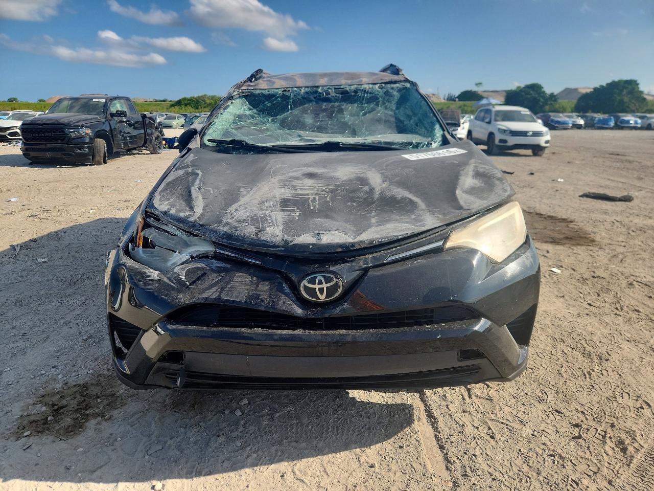 2017 TOYOTA RAV4 LE photo 9