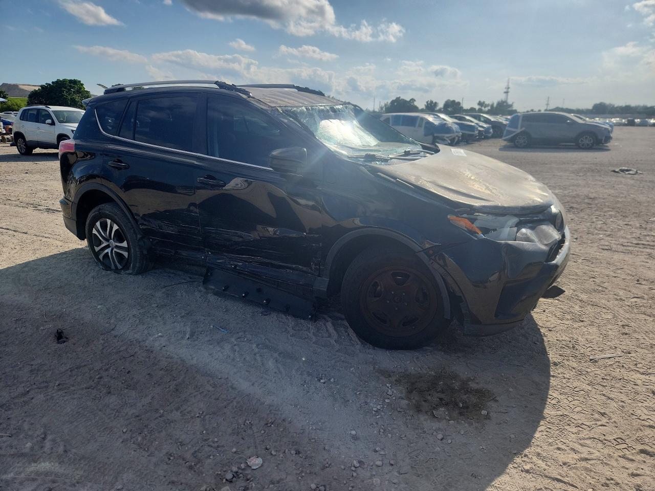 2017 TOYOTA RAV4 LE photo 7