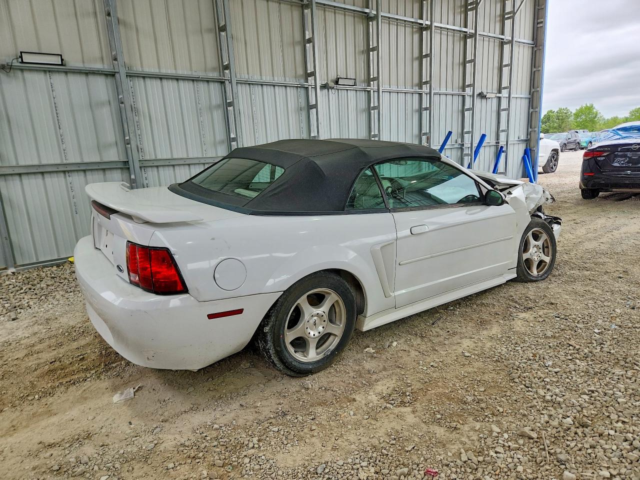 2004 FORD MUSTANG photo 3