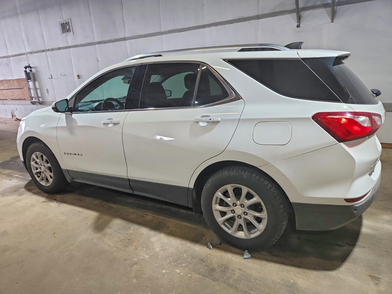 2018 CHEVROLET EQUINOX LT photo 3