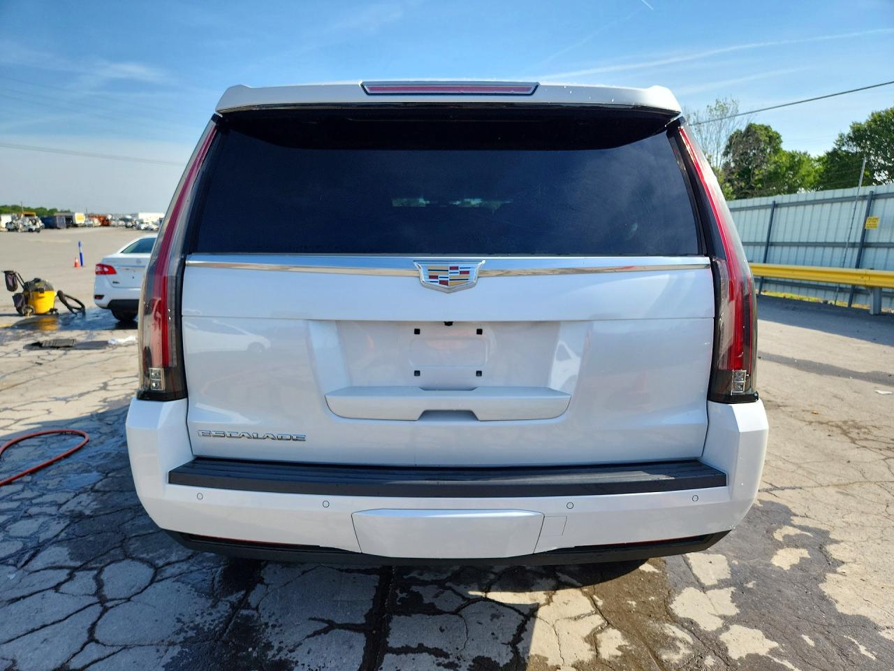 2016 CADILLAC ESCALADE photo 16