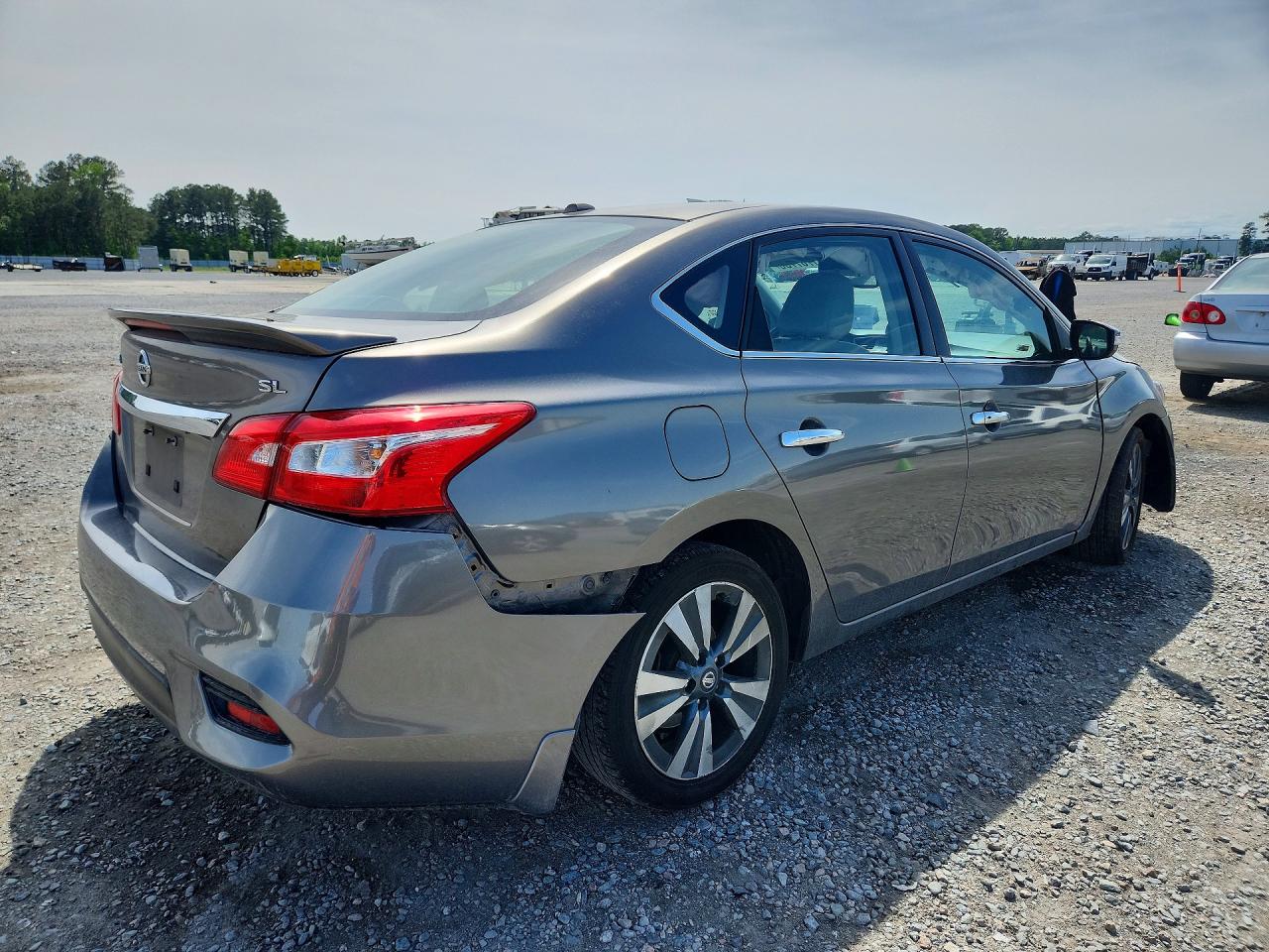 2017 NISSAN SENTRA SL photo 5