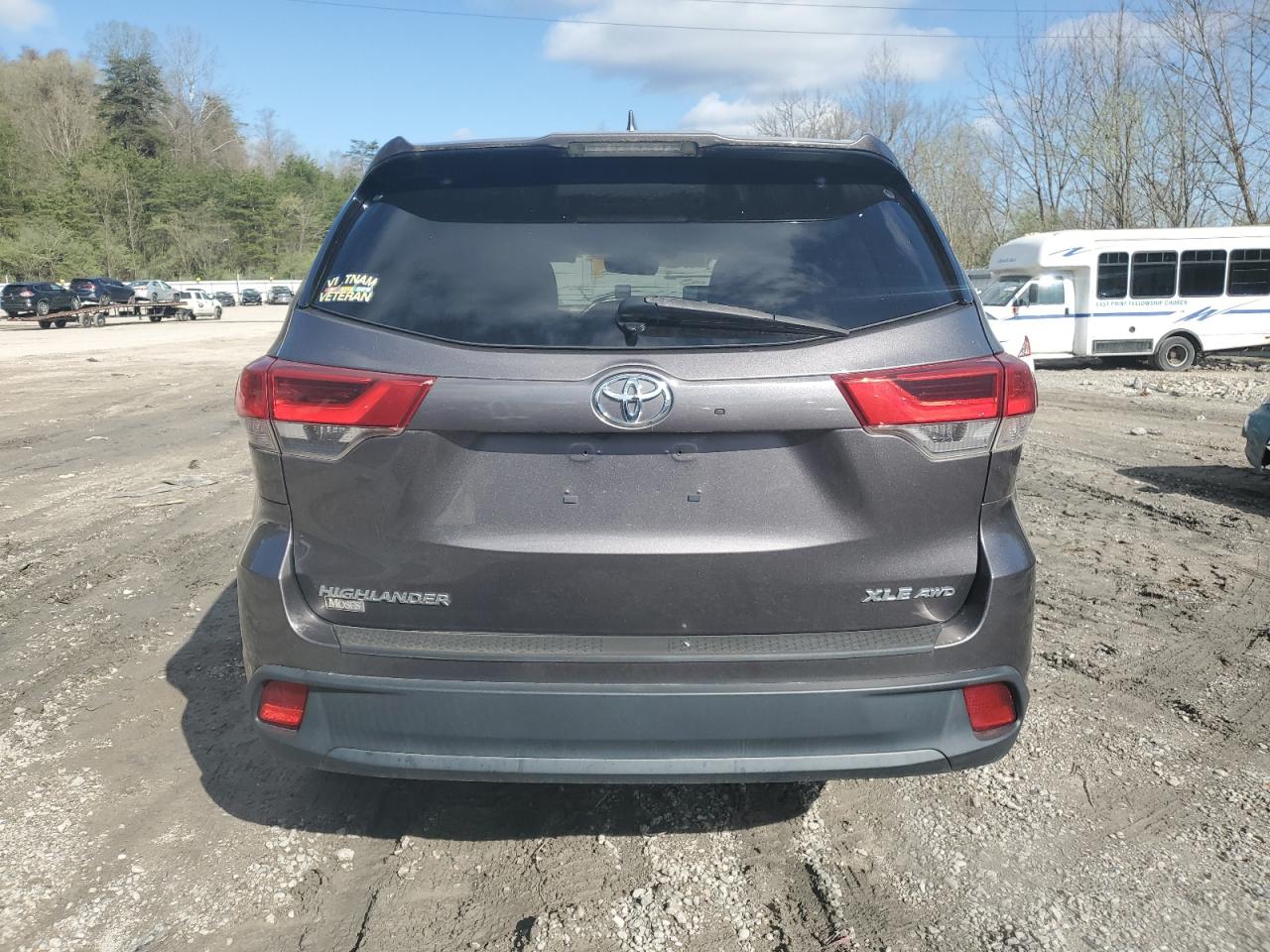 2019 TOYOTA HIGHLANDER photo 16