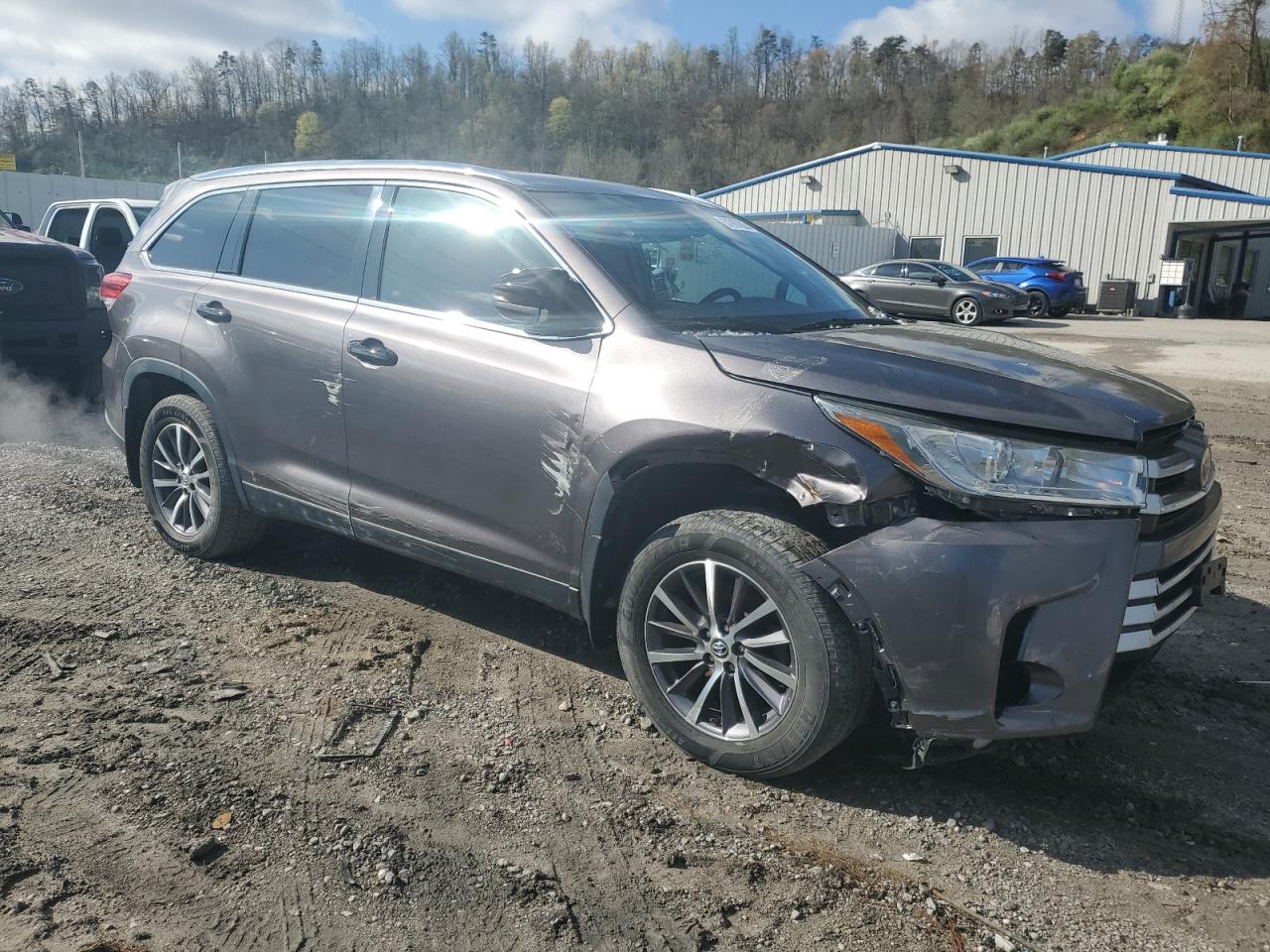 2019 TOYOTA HIGHLANDER photo 10