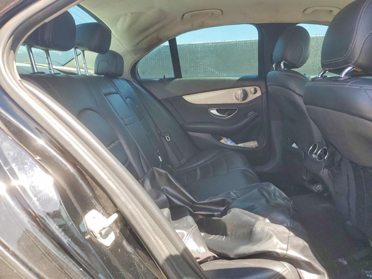 2015 MERCEDES-BENZ C 300 photo 28
