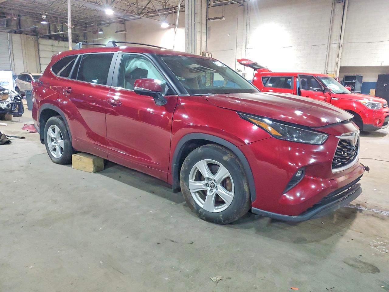 2023 TOYOTA HIGHLANDER LE photo 10