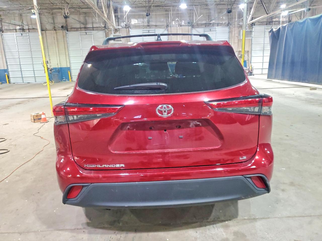 2023 TOYOTA HIGHLANDER LE photo 16