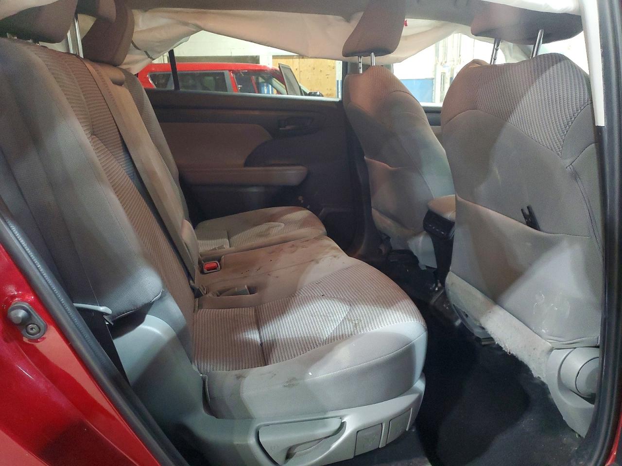 2023 TOYOTA HIGHLANDER LE photo 31