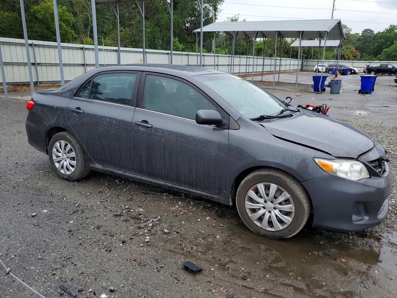 2013 TOYOTA COROLLA LE photo 10