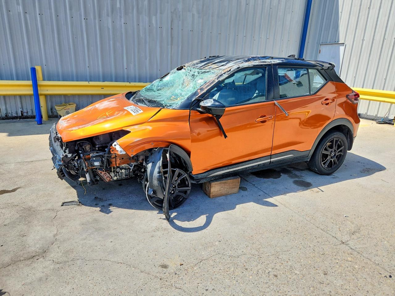 2023 NISSAN KICKS
