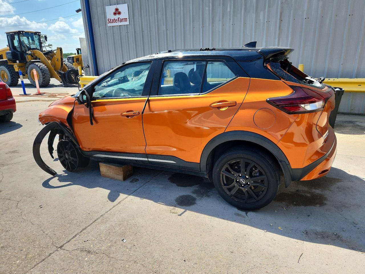 2023 NISSAN KICKS SR photo 3