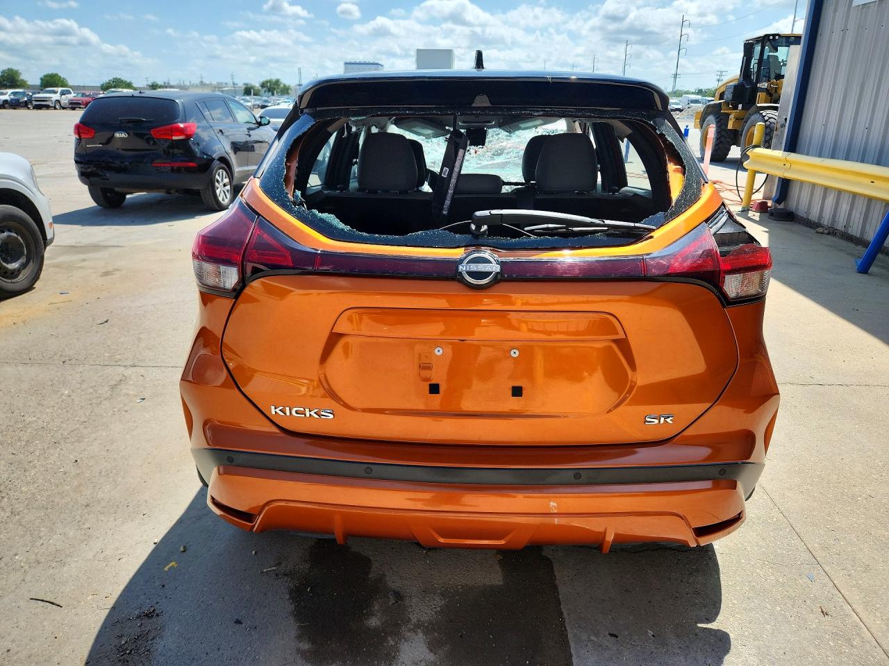 2023 NISSAN KICKS SR photo 11