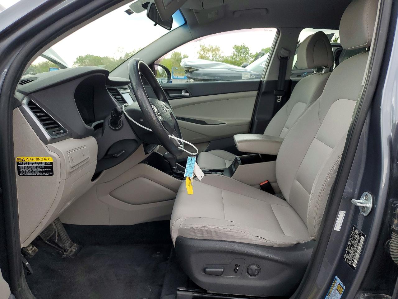 2017 HYUNDAI TUCSON SE photo 19
