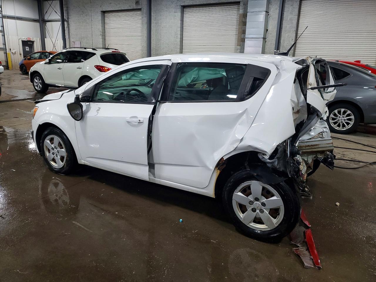 2014 CHEVROLET SONIC LS photo 3