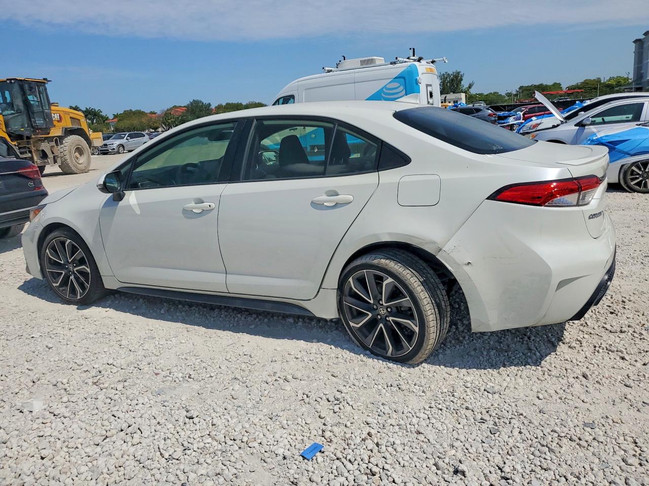 2021 TOYOTA COROLLA SE photo 4