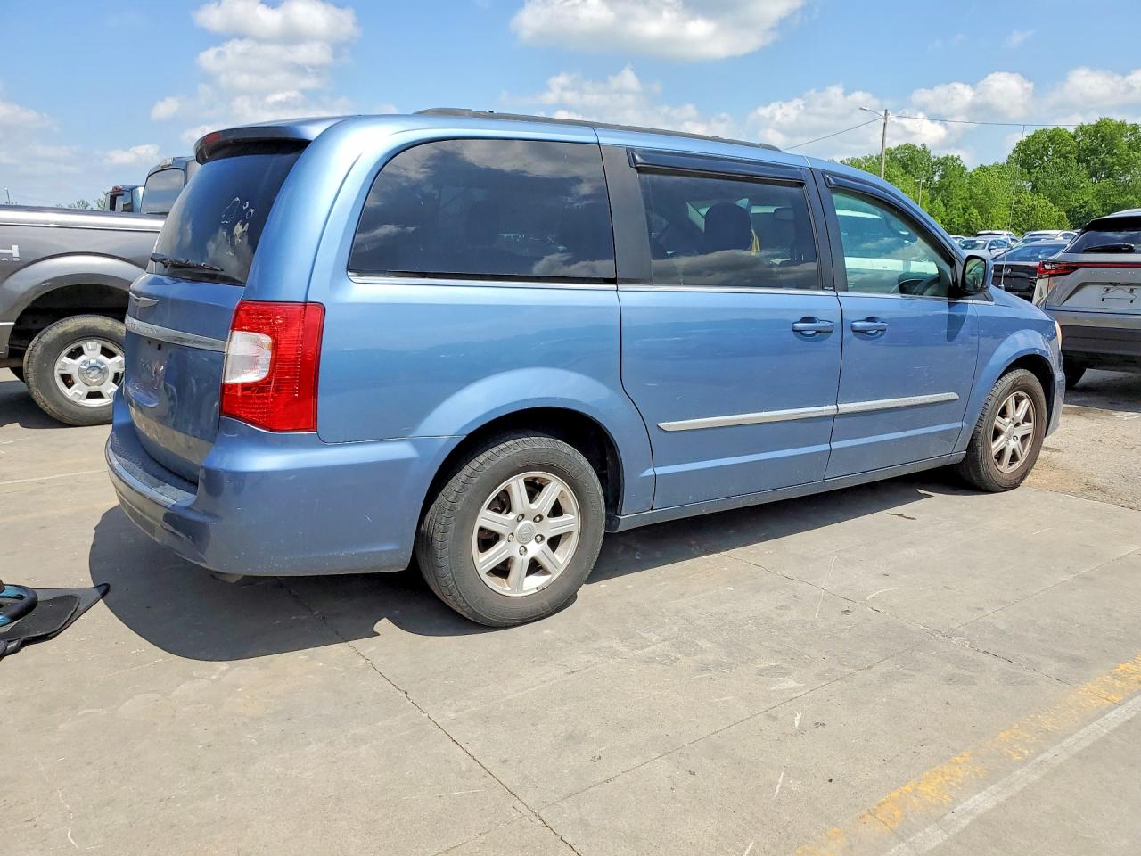 2012 CHRYSLER TOWN & COUNTRY TOURING photo 7