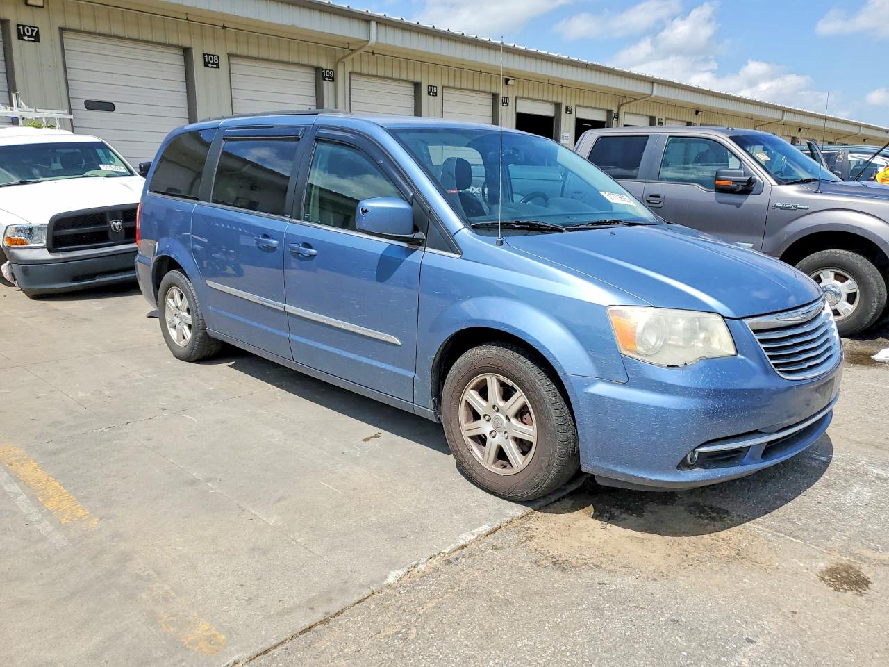 2012 CHRYSLER TOWN & COUNTRY TOURING photo 10