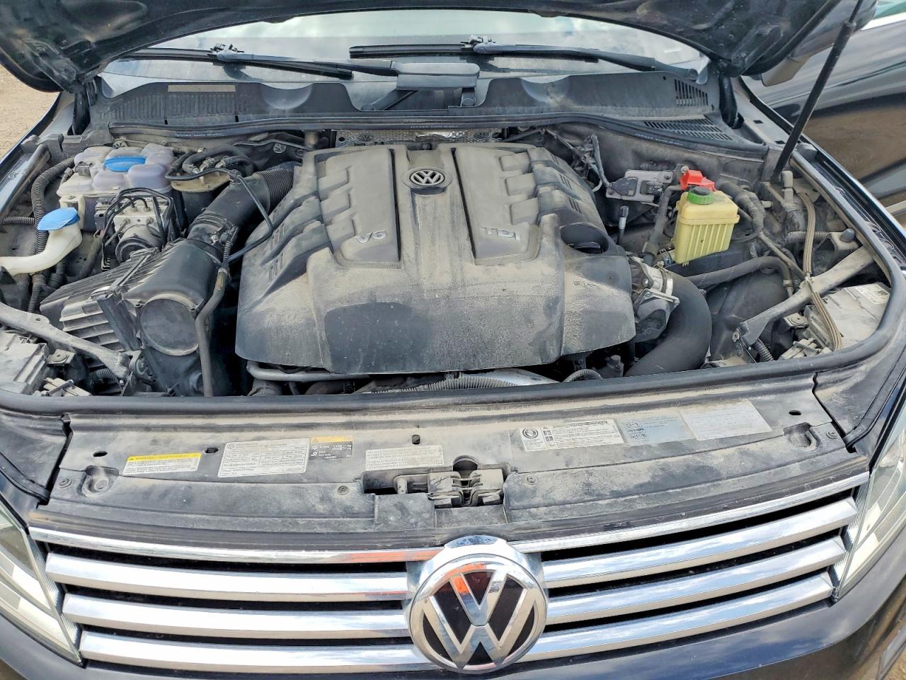 2016 VOLKSWAGEN TOUAREG photo 13