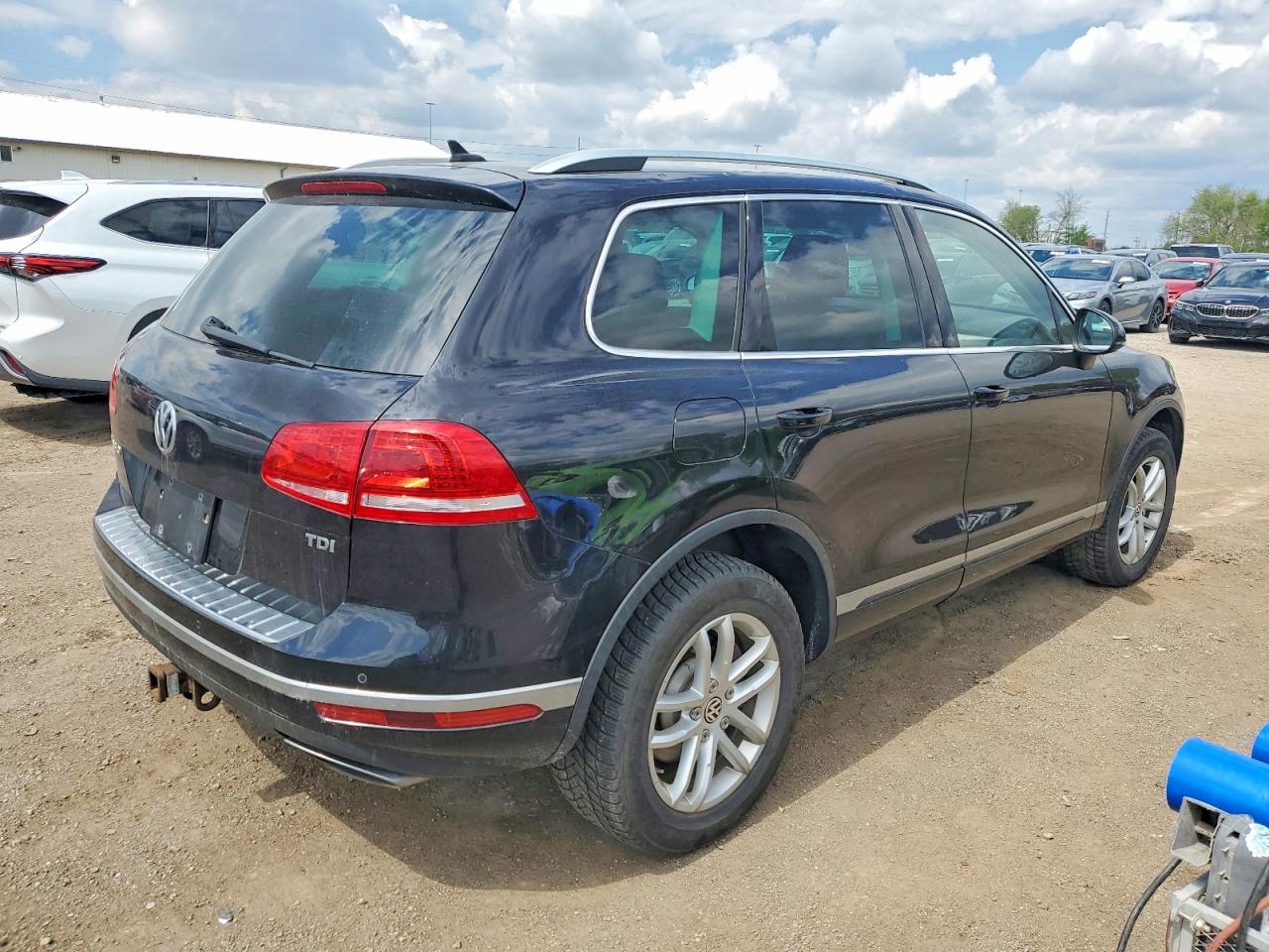 2016 VOLKSWAGEN TOUAREG photo 7