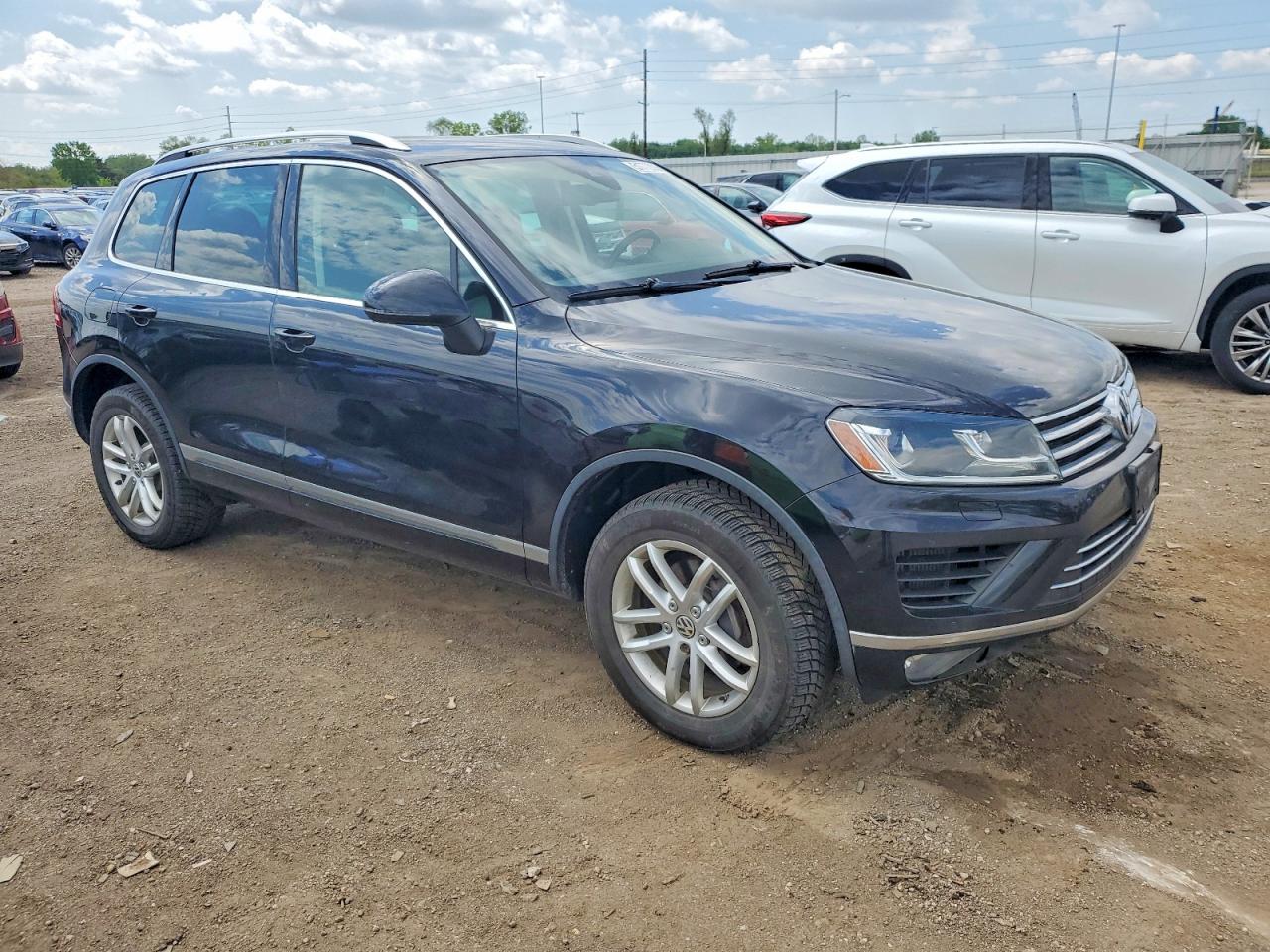 2016 VOLKSWAGEN TOUAREG